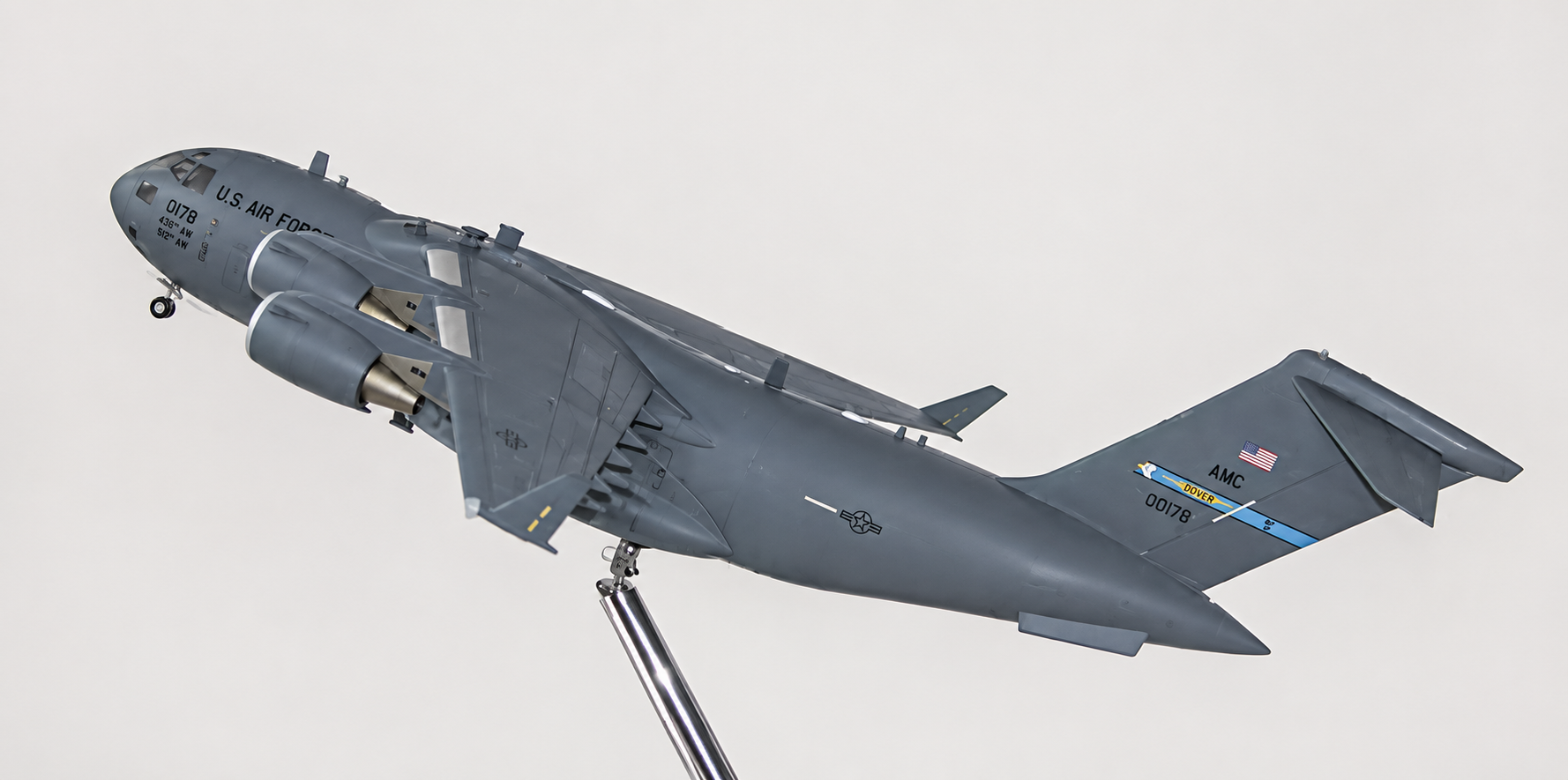 Custom C-17 Globemaster III model in U.S. Air Force Dover AMC livery, tail number 00178